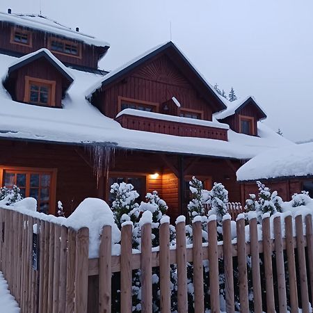 Apartman Jezerne Velké Karlovice Exteriör bild