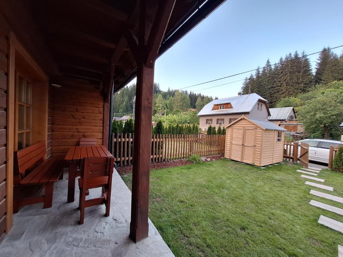 Apartman Jezerne Velké Karlovice Exteriör bild
