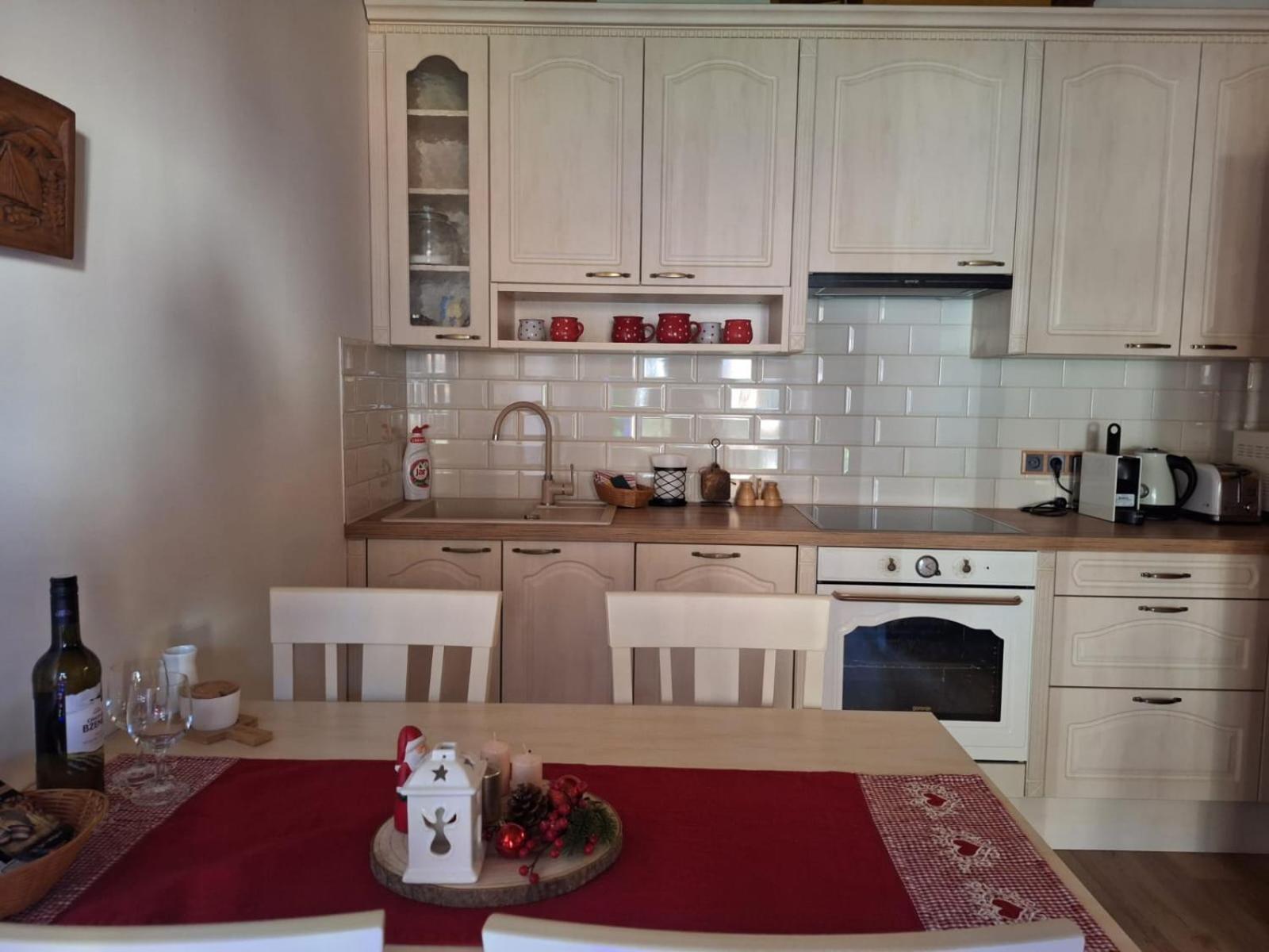 Apartman Jezerne Velké Karlovice Exteriör bild